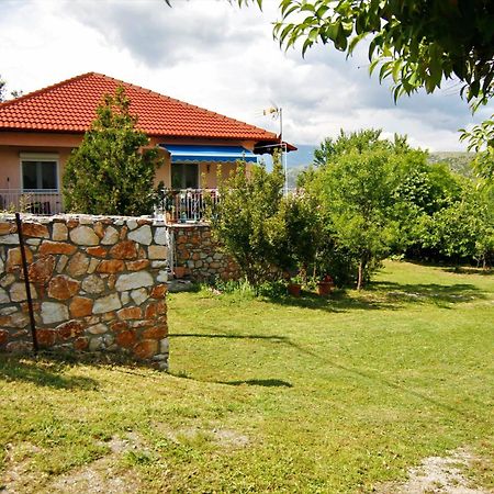 Countryside Cottage With Garden & Lake View Peraia  Buitenkant foto