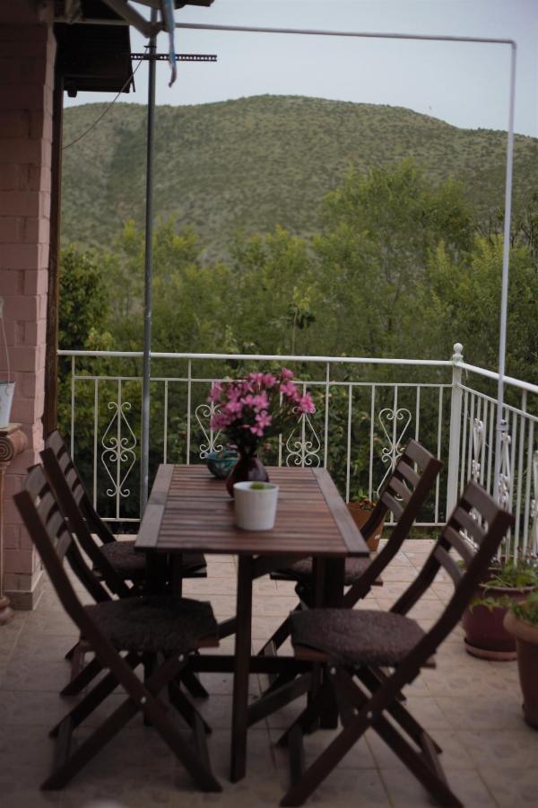 Countryside Cottage With Garden & Lake View Peraia  Buitenkant foto